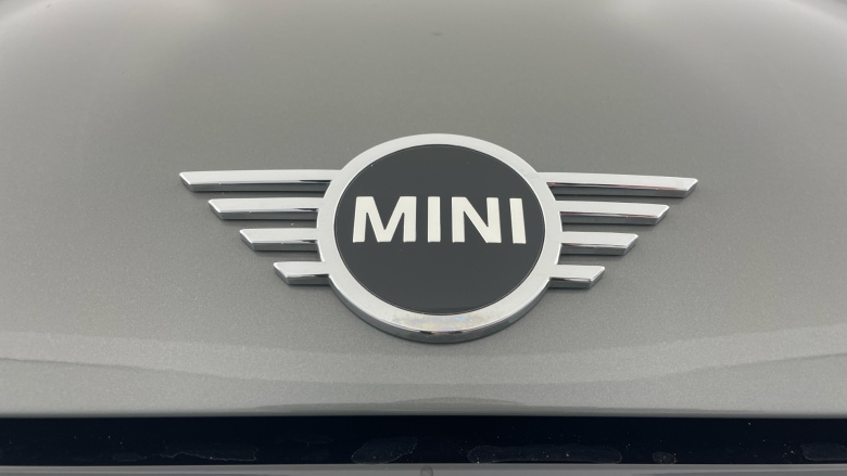MINI Hatchback 1.5 Cooper Exclusive 5dr Auto [Comfort/Nav Pack] Petrol Hatchback